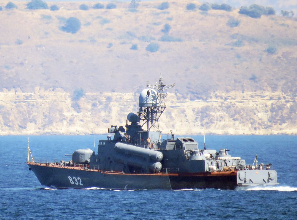 R-6 (No. 832)