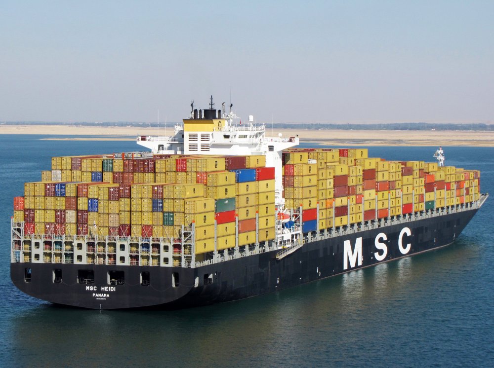 Msc shipping. Контейнеровоз MSC Suez. MSC Suez судно. Контейнеровоз MSC Tomoko. Контейнеровоз MSC Lara.